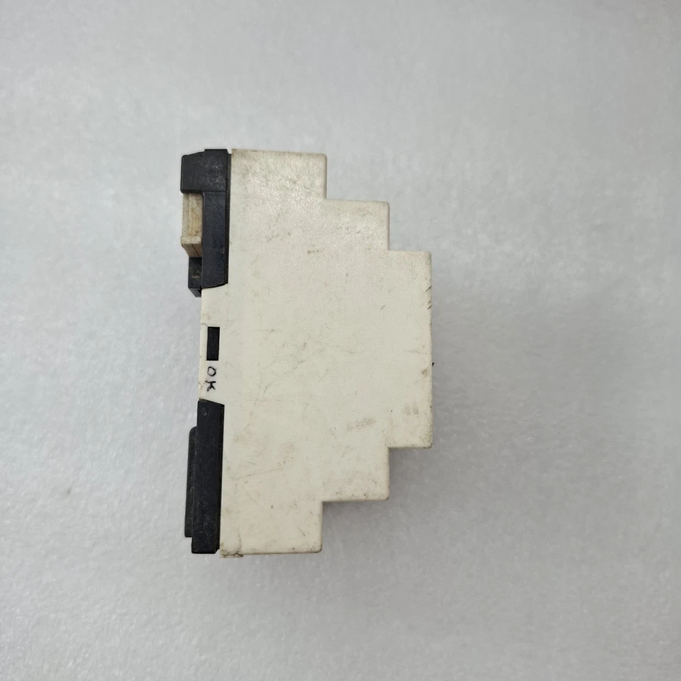 Telemecanique/schneider SR1 E121bd Logic Module 24vdc SR1E121BD FREE FAST SHIP